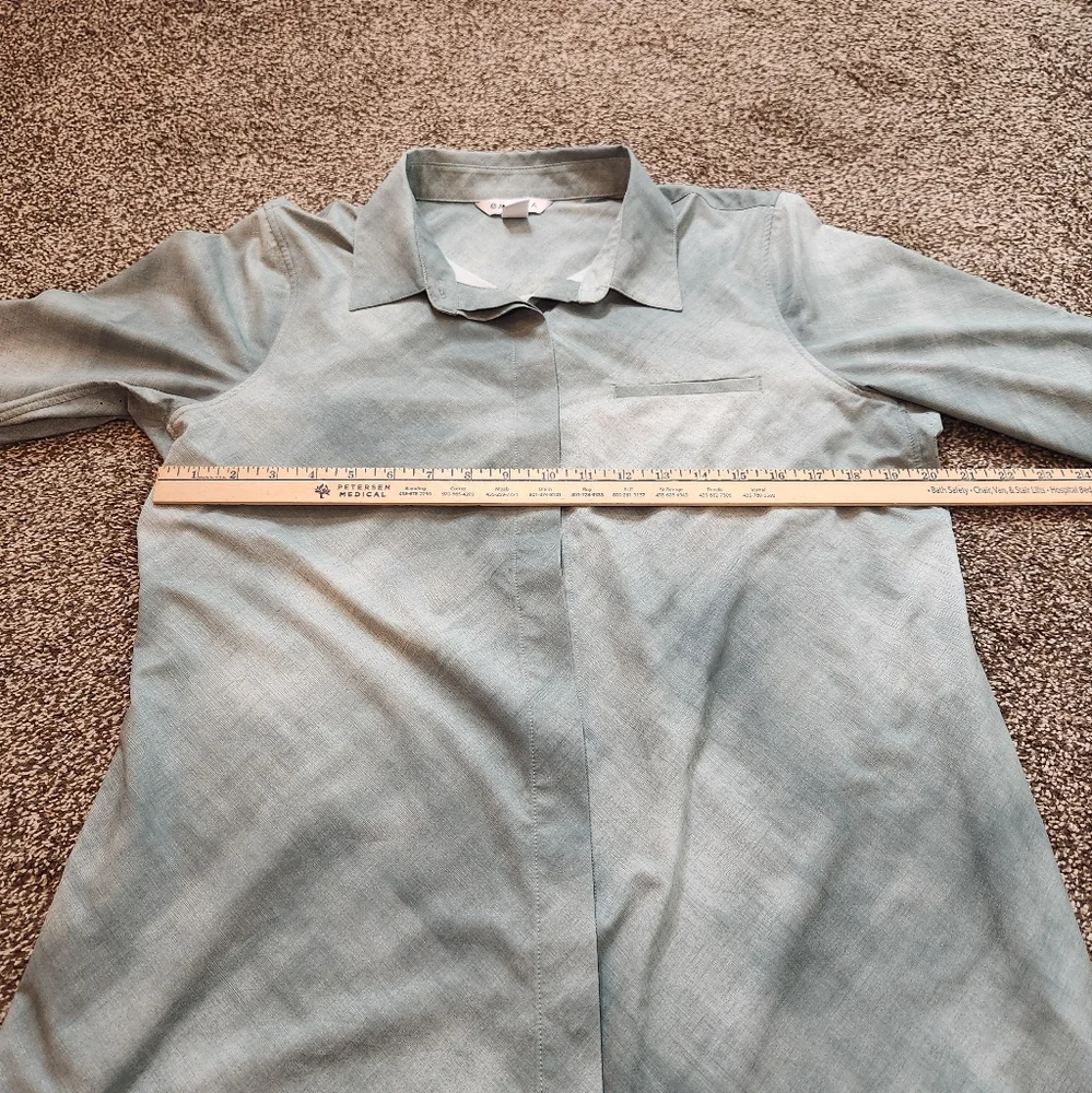 ATHLETA Urbanite Top Long Sleeve Button Up Shirt Size Medium - Picture 6 of 7